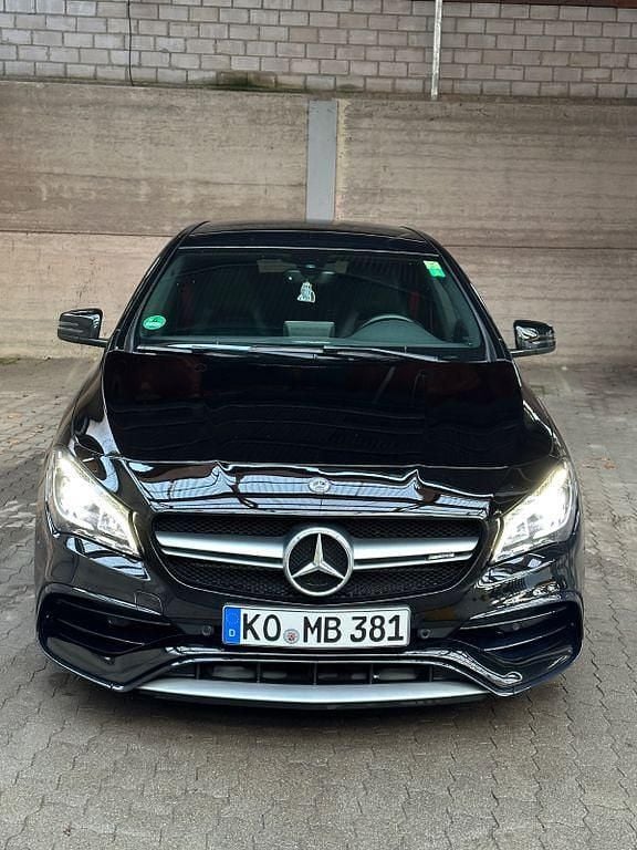 Schwarz Gebraucht 2017 Mercedes CLA45 AMG Shooting Brake AMG Kombi | 22.150 € (Superpreis) - Bild 1/4