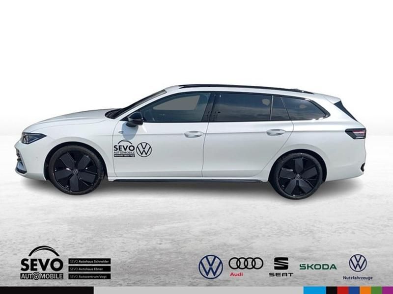Gebraucht VW Passat R-line 150 PS (110 kW) 2024 Weiß Kombi