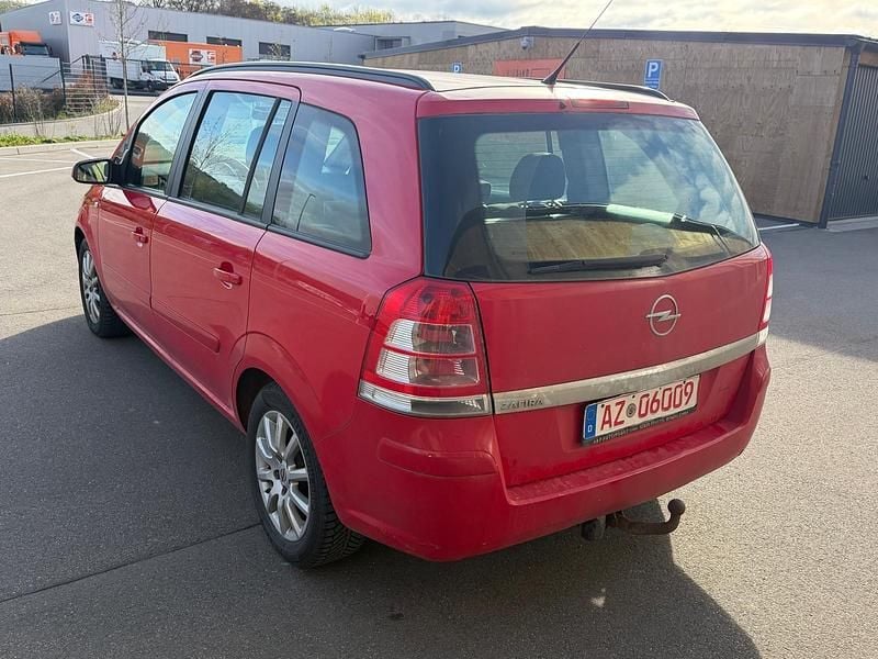 Gebraucht Opel Zafira 140 PS (102 kW) 2009 Rot Van / Kleinbus