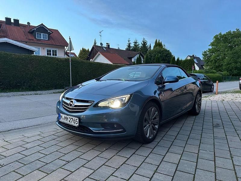 Blau Gebraucht 2013 Opel Cascada Innovation Cabrio | 8.600 € (Etwas zu teuer) - Bild 1/4
