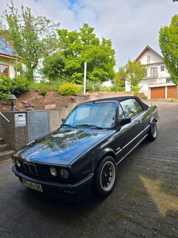 Schwarz Gebraucht 1989 BMW 320 Cabriolet Cabrio | 14.900 € - Bild 1/4