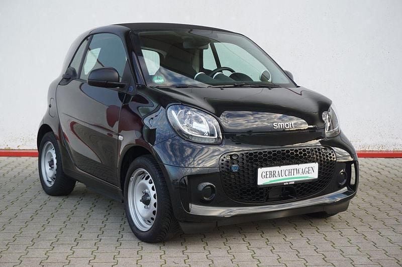 Nachtschwarz Gebraucht 2021 Smart ForTwo Electric Drive Kleinwagen | 7.290 € (Superpreis) - Bild 1/4