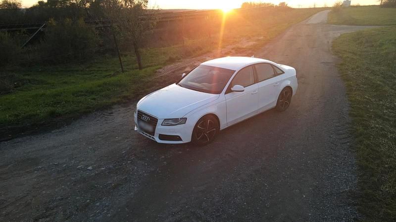 Gebraucht Audi A4 140 PS (102 kW) 2011 Weiß Limousine