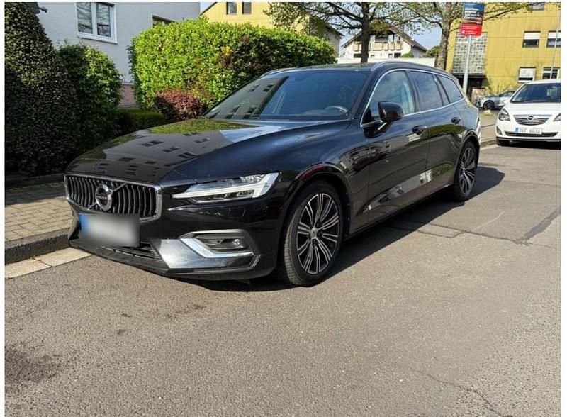 Schwarz Gebraucht 2019 Volvo V60 Inscription Kombi | 25.900 € (Guter Preis) - Bild 1/4