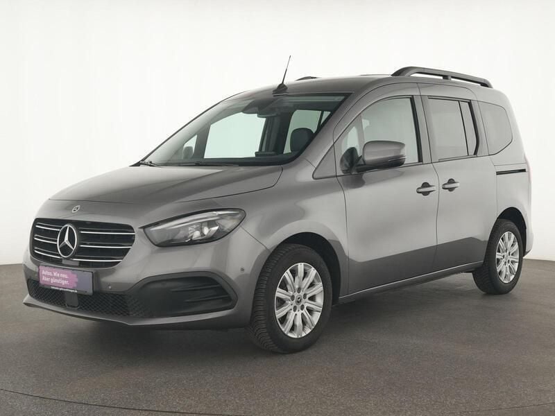 Chromitgrau Gebraucht 2023 Mercedes 180 Progressive Limousine | 26.255 € (Fairer Preis) - Bild 1/4