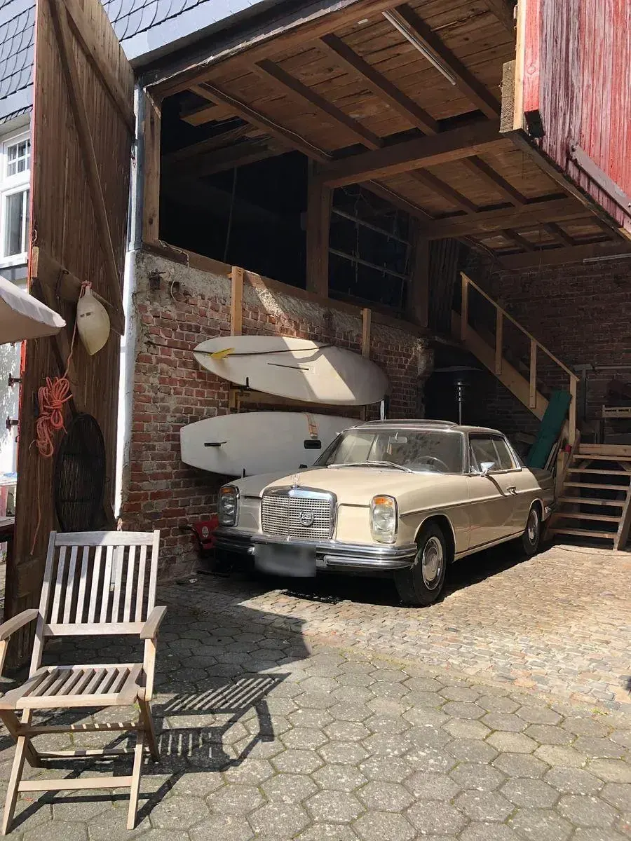 Gebraucht Mercedes W114 150 PS (110 kW) 1971 Beige Coupé