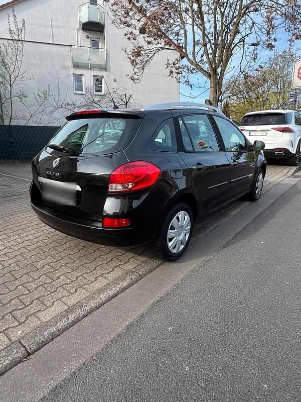 Gebraucht Renault Clio GrandTour 101 PS (74 kW) 2010 Schwarz Kombi