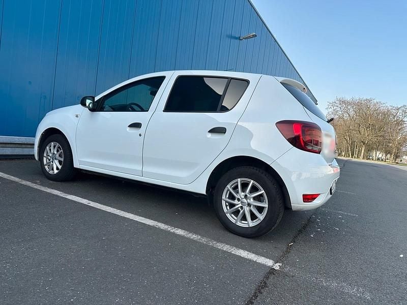 Gebraucht Dacia Sandero 73 PS (53 kW) 2018 Weiß Kleinwagen