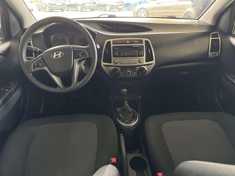 Gebraucht Hyundai i20 Classic 86 PS (63 kW) 2012 Grau Kleinwagen