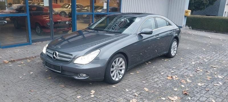 Grau Gebraucht 2009 Mercedes CLS350 Limousine | 15.900 € (Teuer) - Bild 1/4