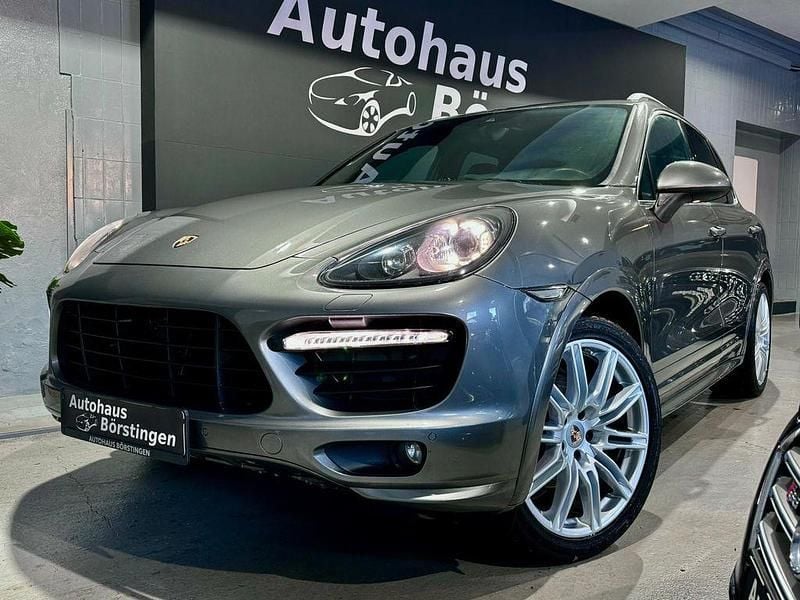 Grau Gebraucht 2014 Porsche Cayenne GTS Sport SUV | 28.500 € (Teuer) - Bild 1/4