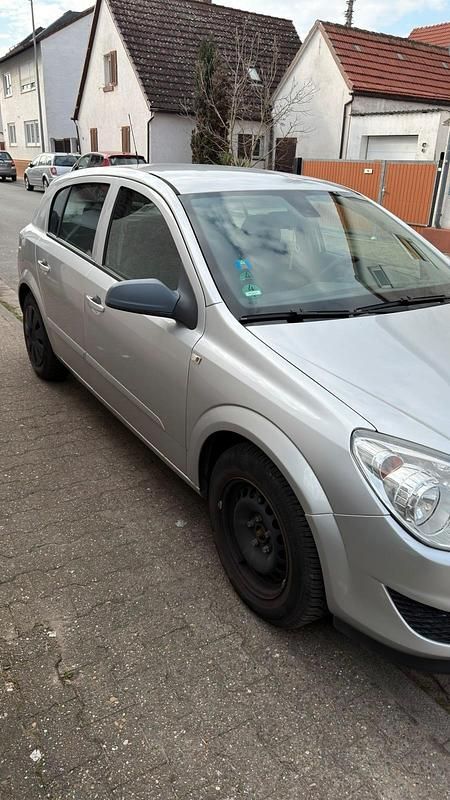 Gebraucht Opel Astra 104 PS (76 kW) 2007 Silber Limousine