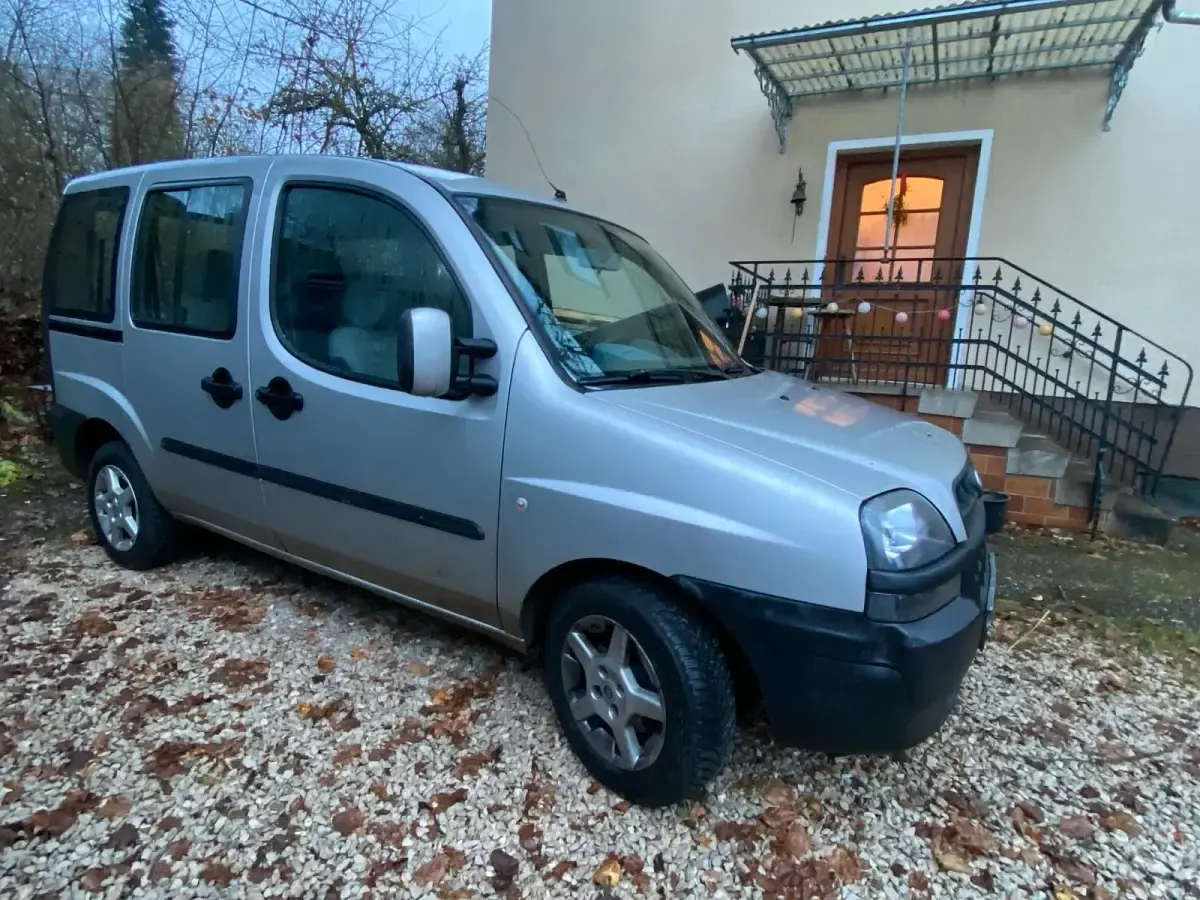 Gebraucht Fiat Doblò 105 PS (77 kW) 2003 Silber Van / Kleinbus