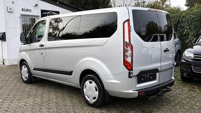 Gebraucht Ford Transit Trend 170 PS (125 kW) 2018 Silber Kombi