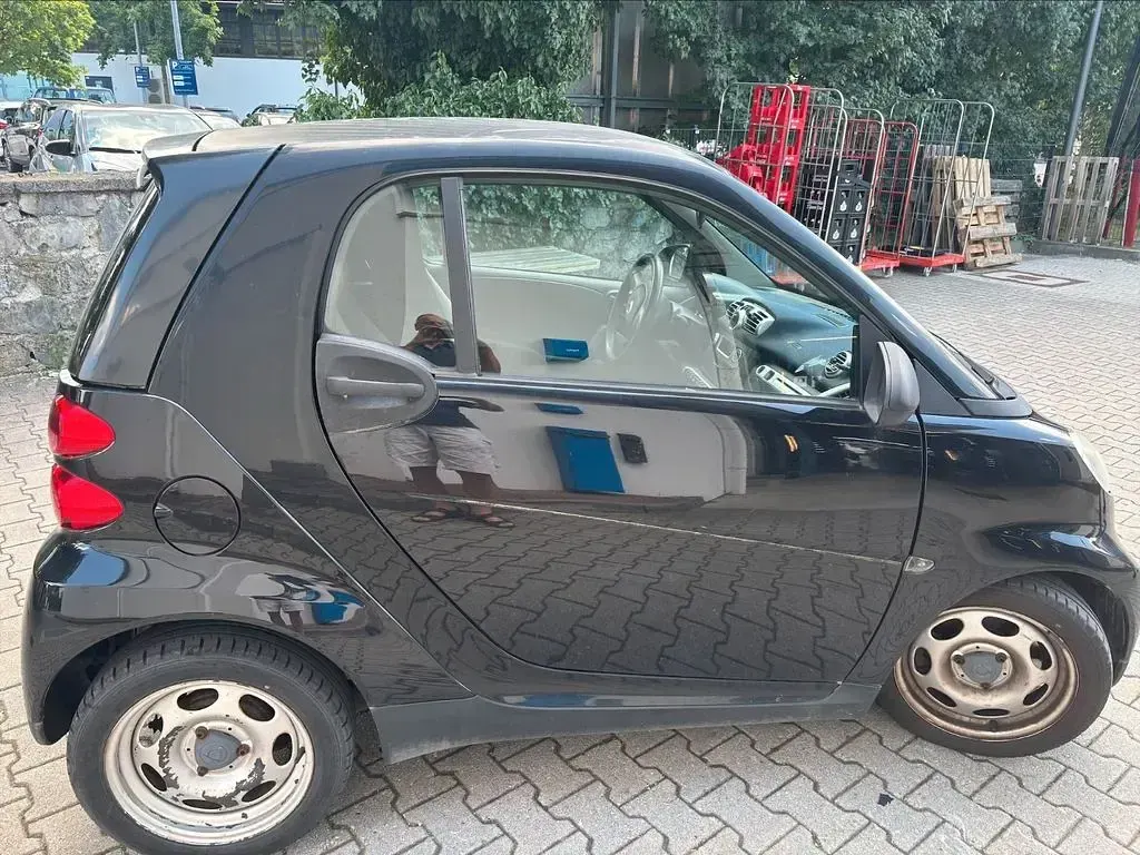Gebraucht Smart ForTwo Coupé 61 PS (44 kW) 2011 Schwarz Coupé