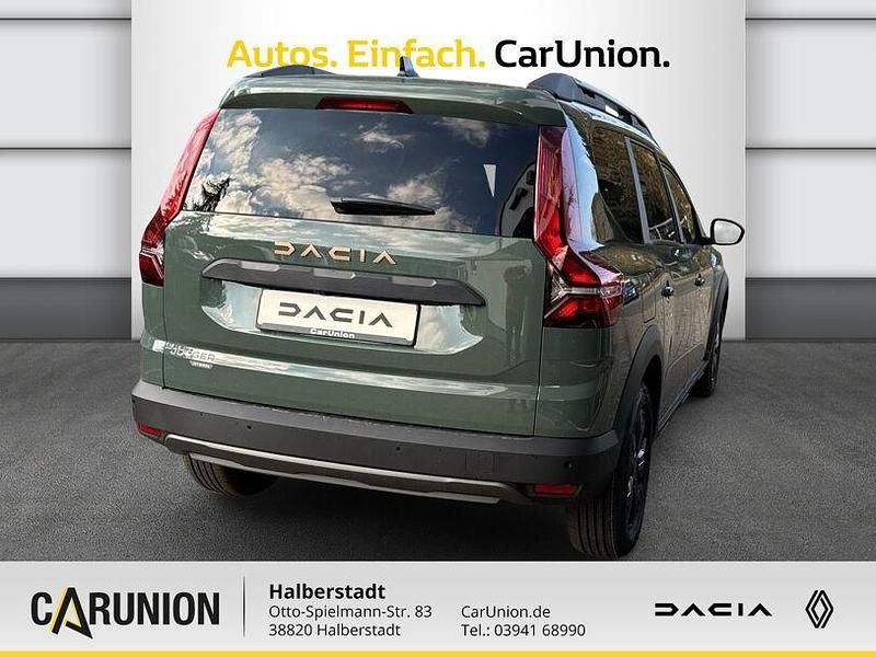 Gebraucht Dacia Jogger Extreme 141 PS (103 kW) 2025 Safarigrüngrau Van / Kleinbus