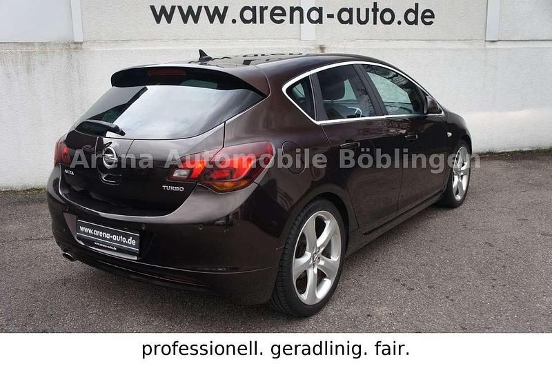 Gebraucht Opel Astra Sport 140 PS (102 kW) 2012 Braun Kleinwagen
