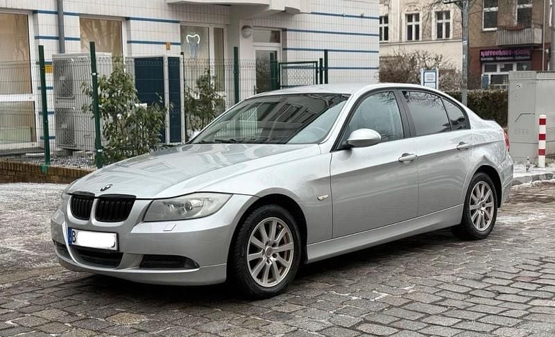 Gebraucht BMW 318 129 PS (94 kW) 2006 Silber Limousine