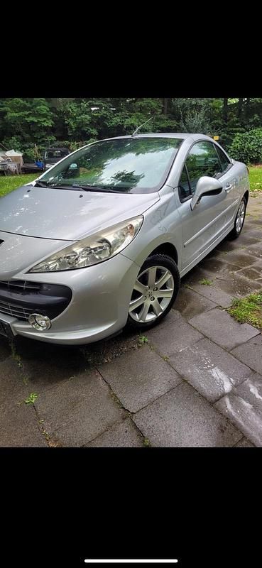 Silber Gebraucht 2009 Peugeot 207 CC Cabrio | 2.450 € (Superpreis) - Bild 1/4