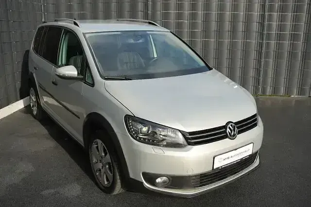 Gebraucht VW Touran Cross 105 PS (77 kW) 2010 Gold Van / Kleinbus