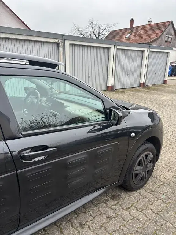 Gebraucht Citroën C4 99 PS (72 kW) 2017 Schwarz SUV