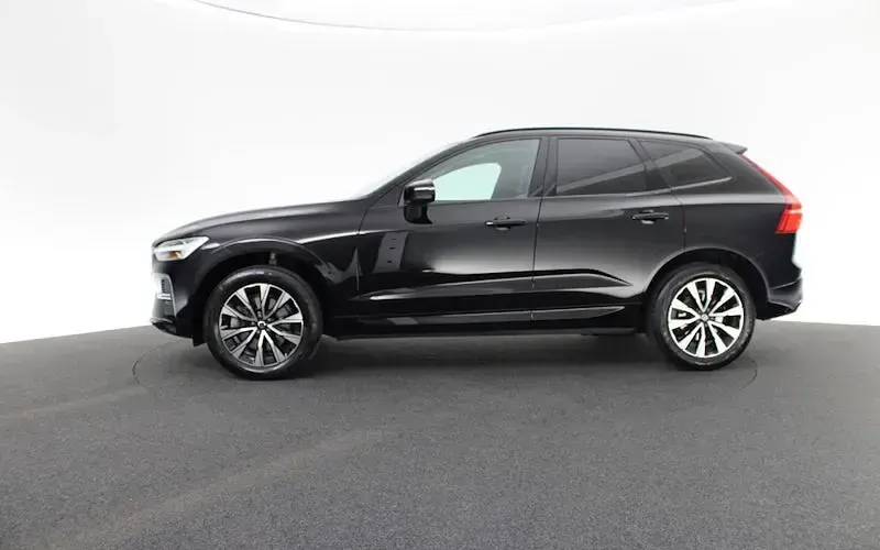 Gebraucht Volvo XC60 Core 197 PS (144 kW) 2023 Schwarz SUV