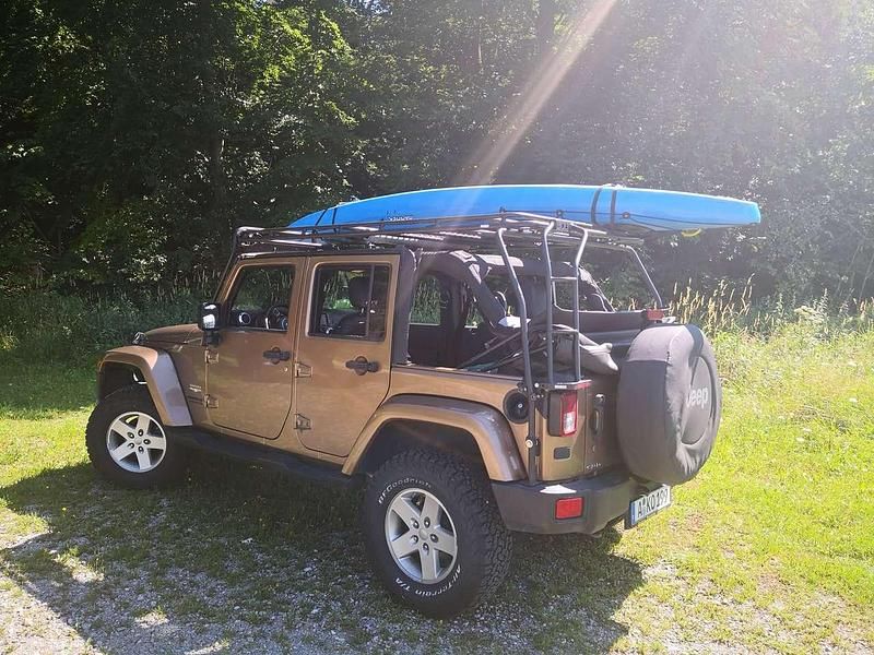 Gold Gebraucht 2015 Jeep Wrangler Unlimited Sahara SUV | 31.500 € (Etwas zu teuer) - Bild 1/4