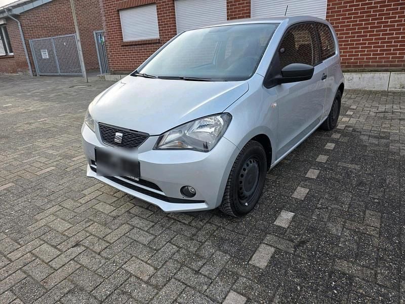 Silber Gebraucht 2015 Seat Mii Kleinwagen | 4.950 € (Fairer Preis) - Bild 1/4