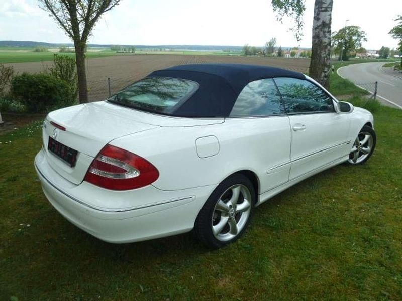 Gebraucht Mercedes CLK500 306 PS (225 kW) 2003 Alabasterweiss  unilack Cabrio