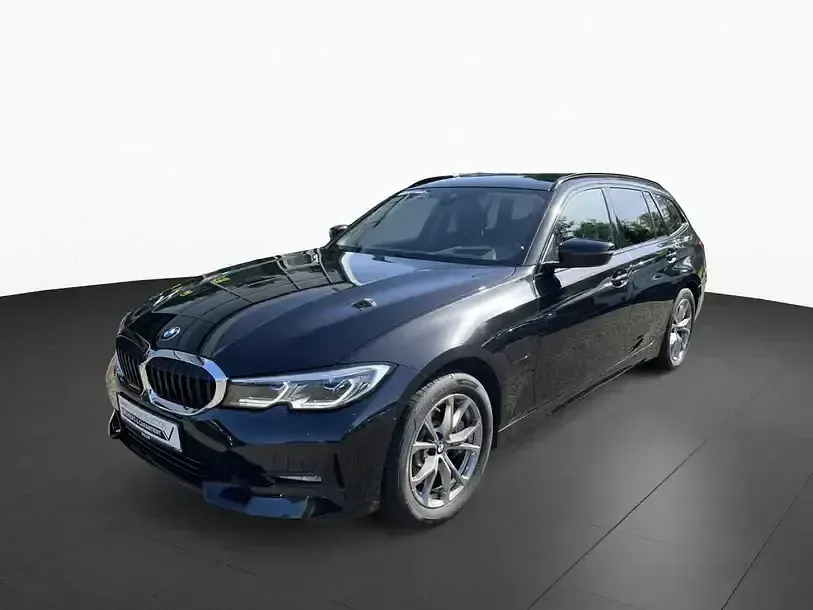 Gebraucht BMW 330e Shadowline 294 PS (216 kW) 2021 Black sapphire (schwarz) Kombi