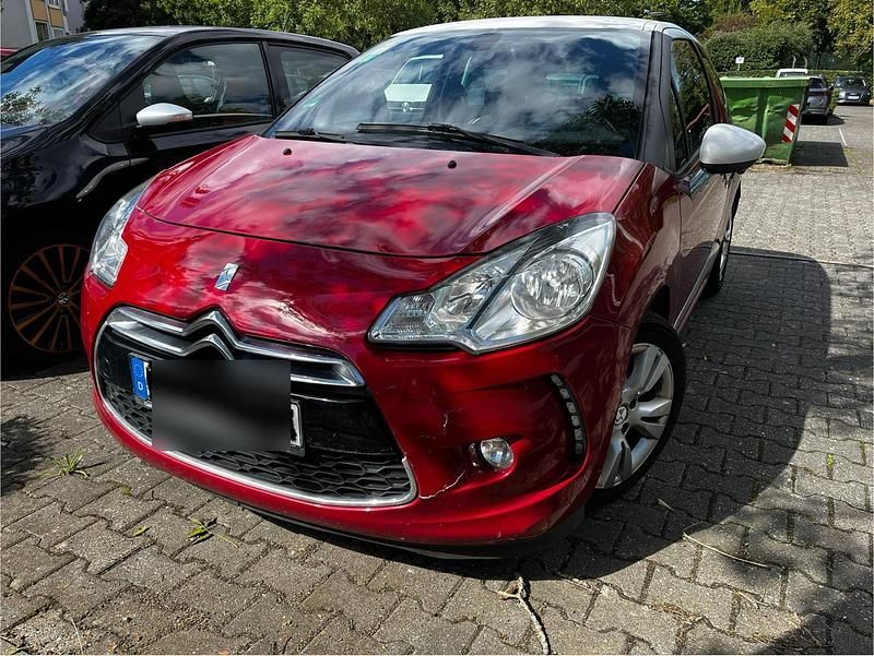 Rot Gebraucht 2016 DS Automobiles DS3 Kleinwagen | 6.300 € - Bild 1/4
