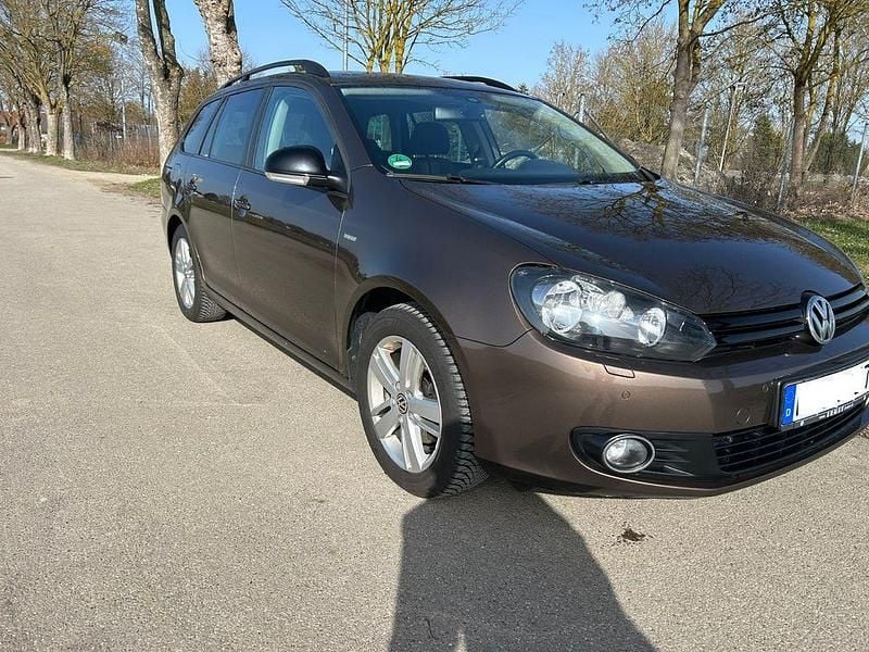 Gebraucht VW Golf VII Match 105 PS (77 kW) 2012 Braun Kombi