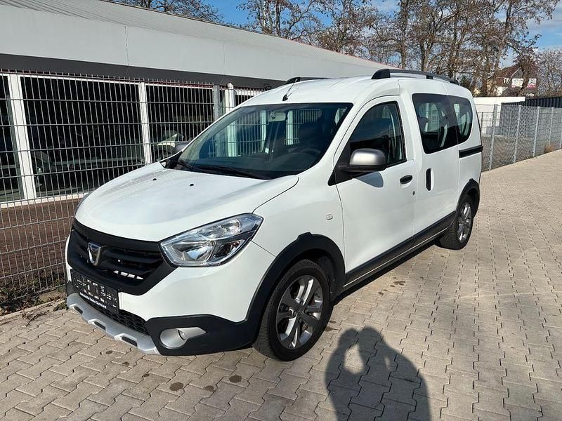 Gebraucht Dacia Dokker Stepway 116 PS (85 kW) 2017 Weiß Van / Kleinbus