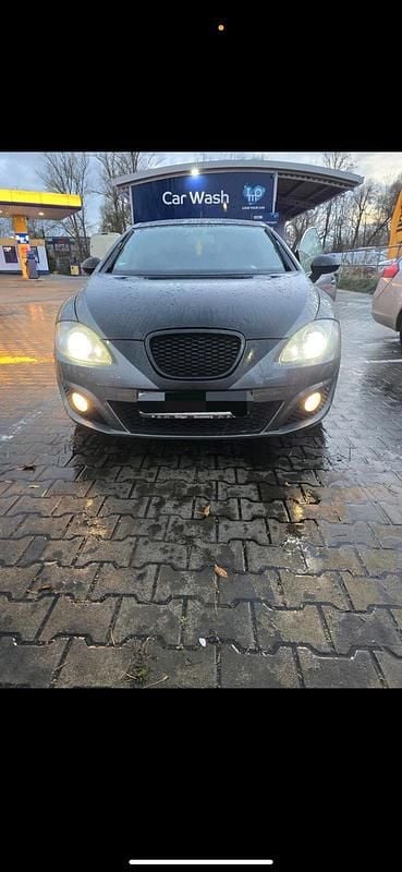 Grau Gebraucht 2012 Seat Leon Kleinwagen | 4.000 € (Superpreis) - Bild 1/3