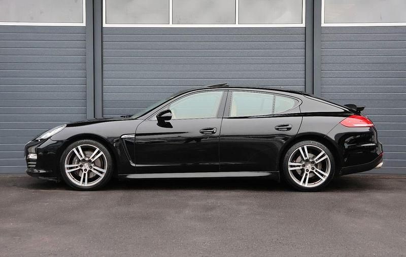 Gebraucht Porsche Panamera 299 PS (219 kW) 2013 Schwarz Kleinwagen