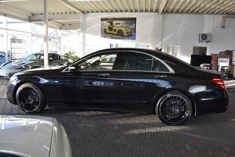 Gebraucht Mercedes S560 AMG line 469 PS (344 kW) 2017 Obsidianschwarz  metalliclack Limousine