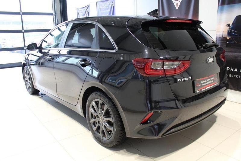 Gebraucht Kia Ceed Platinum 140 PS (102 kW) 2019 1k zilinaschwarz Kleinwagen