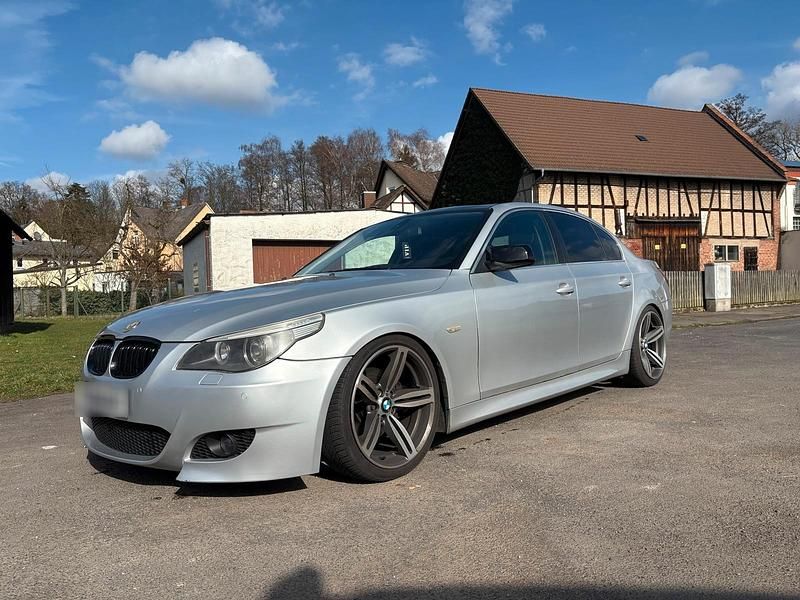 Gebraucht BMW 530 231 PS (169 kW) 2003 Silber Limousine
