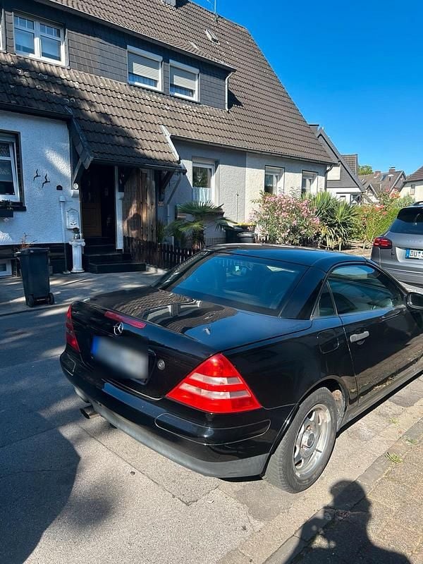 Schwarz Gebraucht 1997 Mercedes SLK200 Cabrio | 2.000 € (Superpreis) - Bild 1/4