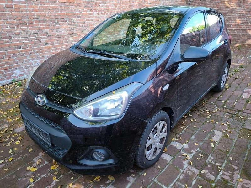 Schwarz Gebraucht 2016 Hyundai i10 Classic Kleinwagen | 4.690 € (Superpreis) - Bild 1/4