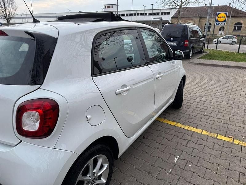 Gebraucht Smart ForFour Prime 90 PS (66 kW) 2015 Weiß Kleinwagen