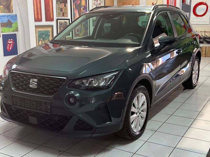 "camouflage" gr]n Gebraucht 2022 Seat Arona Style SUV | 16.999 € - Bild 1/4