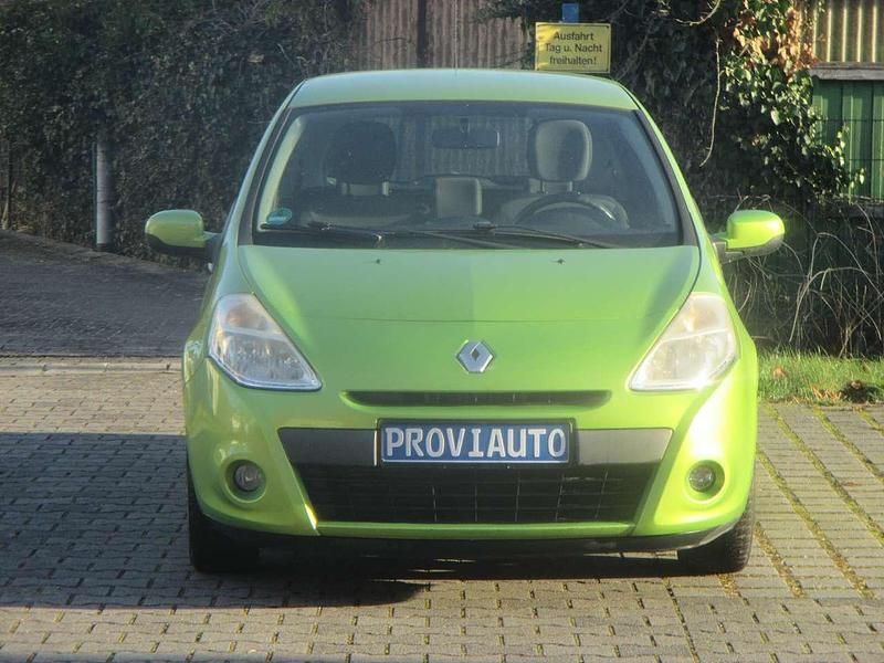 Gebraucht Renault Clio IV Authentique 65 PS (47 kW) 2012 Apfelgrün Kleinwagen