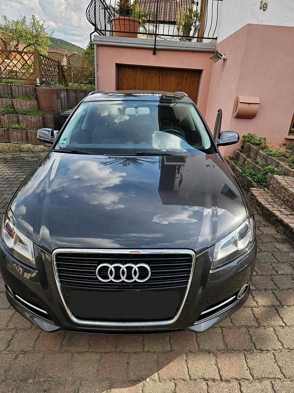 Gebraucht Audi A3 125 PS (91 kW) 2010 Schwarz Kleinwagen