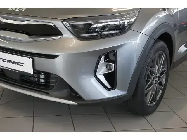 Gebraucht Kia Stonic 120 PS (88 kW) 2024 Astrograu metallic SUV