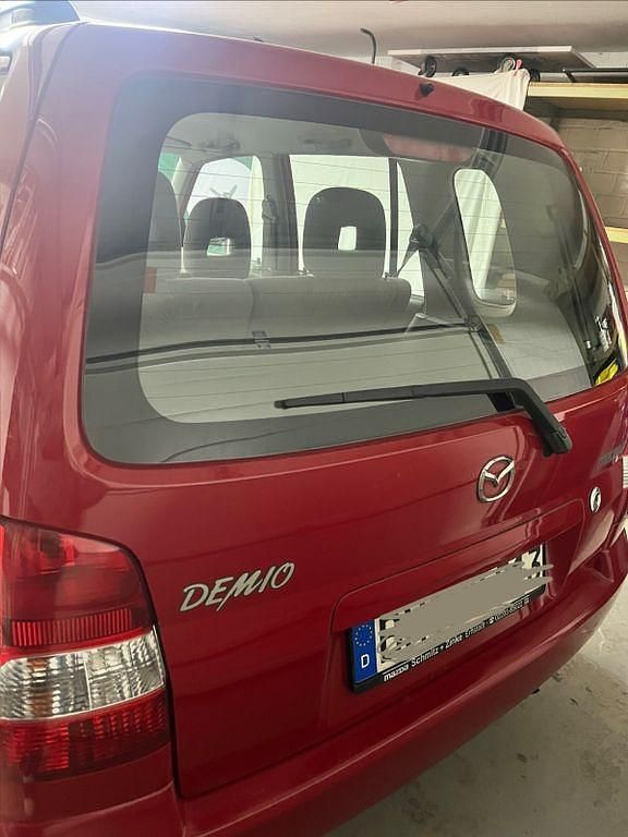 Gebraucht Mazda Demio Basis 63 PS (46 kW) 2002 Rot Kleinwagen