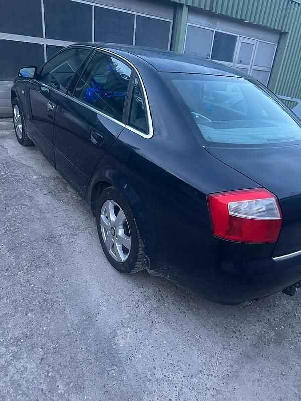Gebraucht Audi A4 175 PS (128 kW) 2004 Blau Limousine