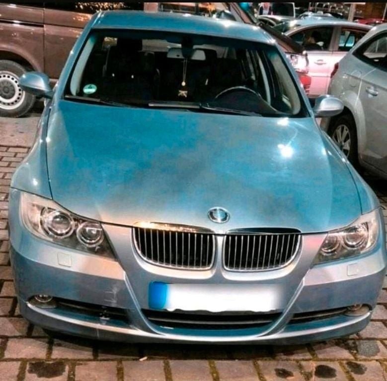 Second-hand BMW 325 Performance 218 CP (160 kW) 2005 Albastru Berlinǎ