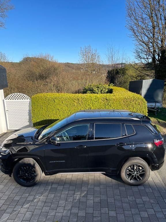 Gebraucht Jeep Compass 241 PS (177 kW) 2023 Schwarz SUV