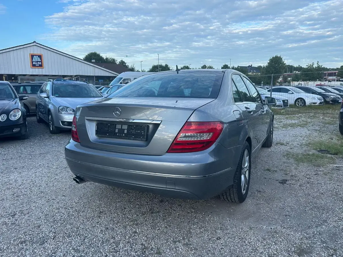 Gebraucht Mercedes C250 204 PS (150 kW) 2011 Silber Limousine